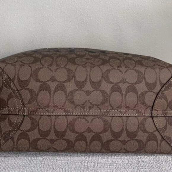 Coach Halloween tote and pumpkin driver coach wagon new - Picture 7 of 7